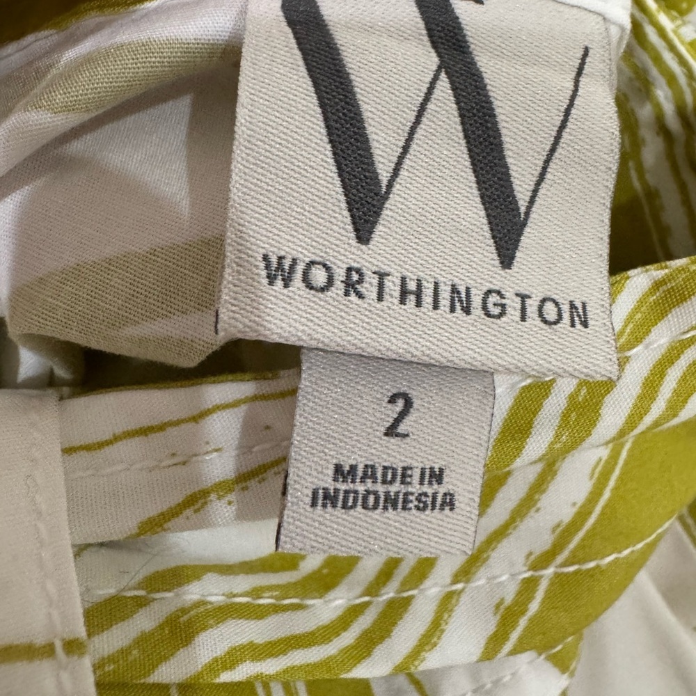 NWT Worthington size 2 A-Line belted Skirt with Green Whimsy Floral Design - Picture 3 of 5